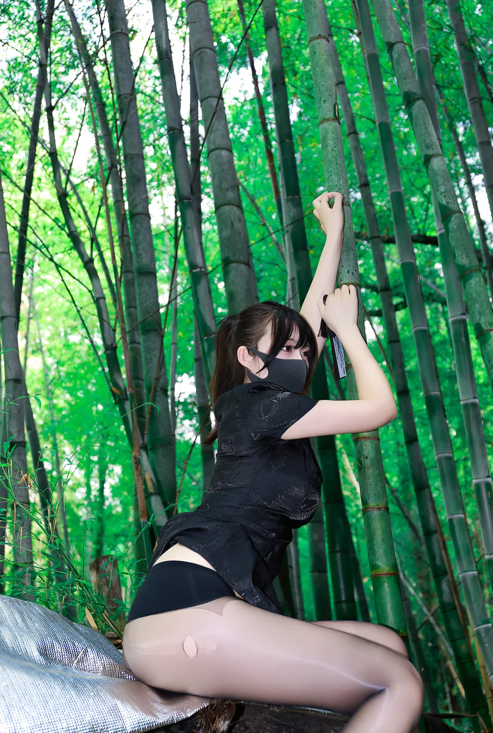 李佳 - No.017 黑旗袍森林 [56P-332MB] tg@simisebaisi 【丝足阁】017.webp